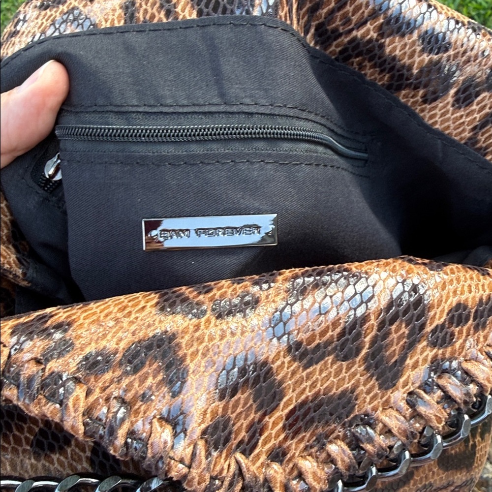 Leopard Print Chain-Trim Tote Bag - Brown - Picture 6 of 6